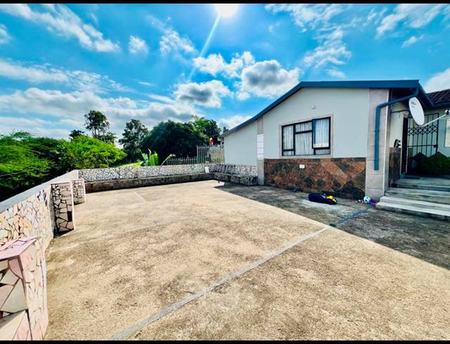 4 BEDROOM HOUSE FOR SALE IN CASTLE HILL